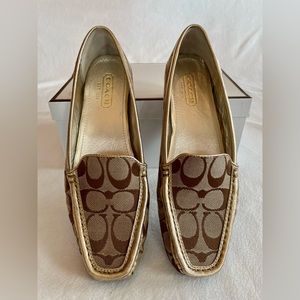 Coach, tan logo driving moccasins